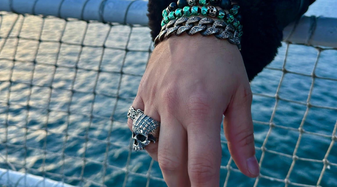 Peut-on porter ses bijoux en argent 925 sous l'eau ?