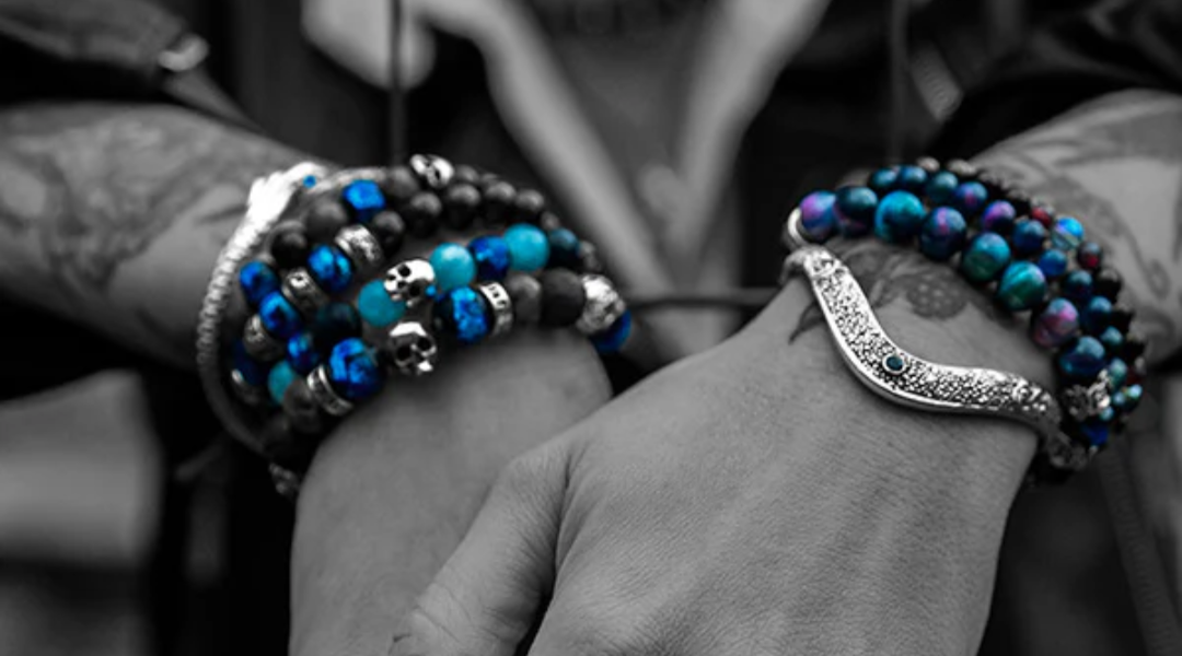 Bijoux Rock : les styles Intemporels qui reviennent chaque décennie