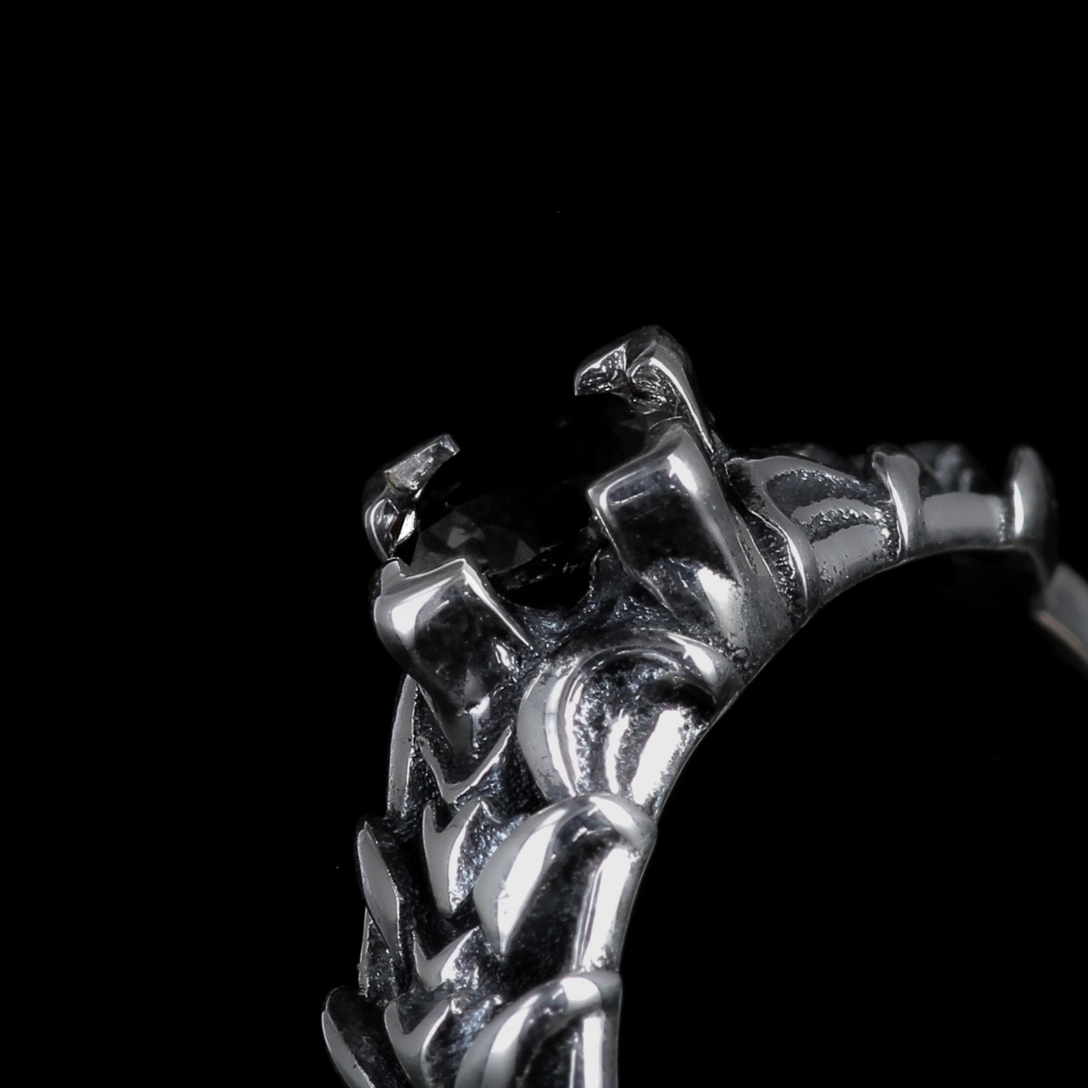 Dunkle Krone| Ohrringe aus 925er Sterlingsilber – Schwarz