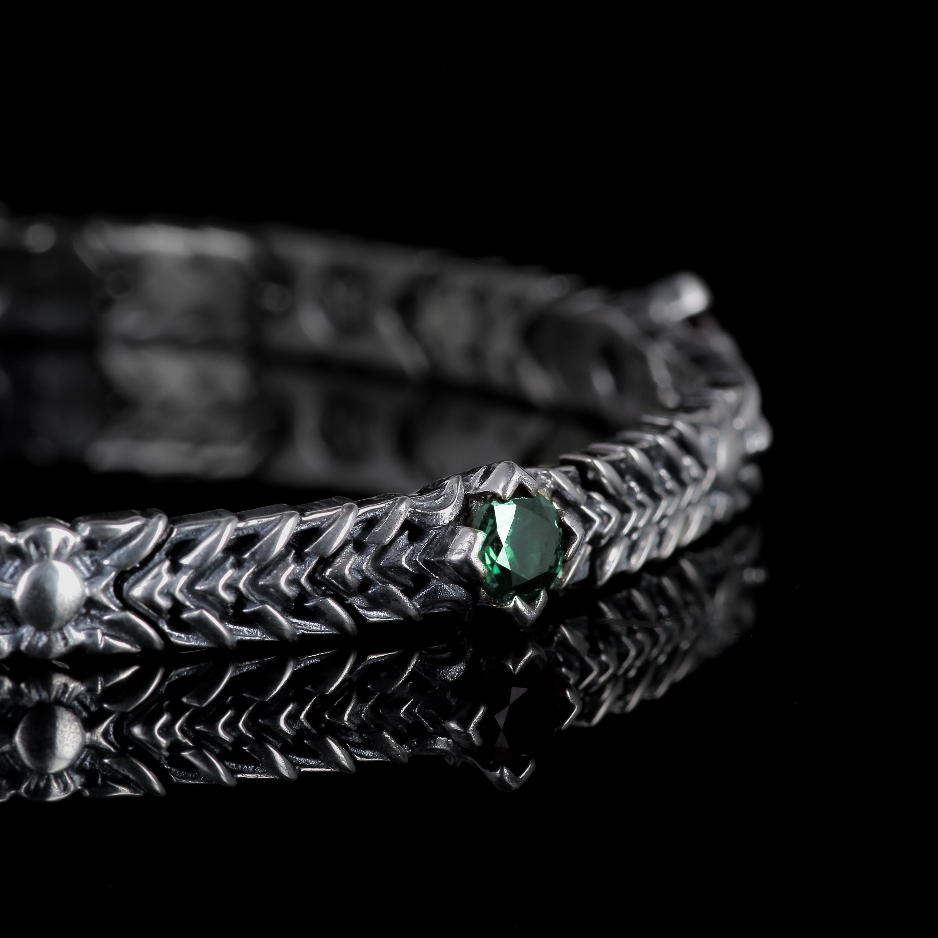 Dark Crown | Armband aus 925er Silber und smaragdgrünem Zirkonia