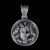 Medusa-Anhänger | Maison des Tanneurs x Flibustier