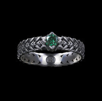 Sombre Couronne – Bague en argent 925 et Zircon Émeraude