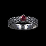 Sombre Couronne | Bague en argent et Rubis
